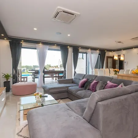 F&a Zadarvillas 别墅 *